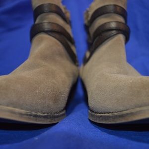 White Mountain Boots Suede Leather straps zippers